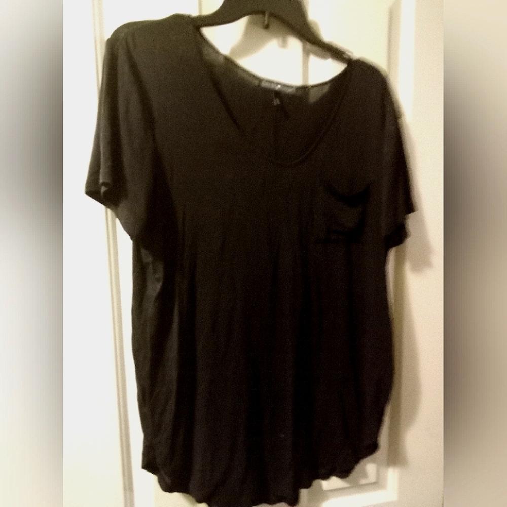 Derek Heart Black Short Sleeve V-Tee